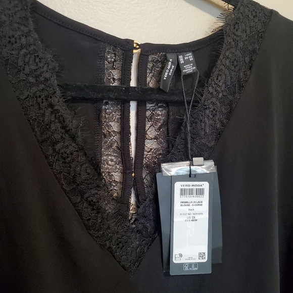 ✨️2/$30 NWT Long-Sleeve Lace Trim Blouse - Picture 5 of 8